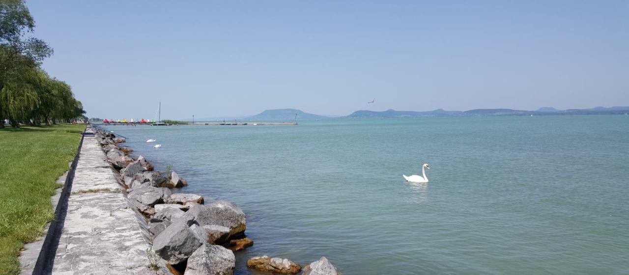 Lelle Resort Cb34 Balatonlelle Eksteriør billede