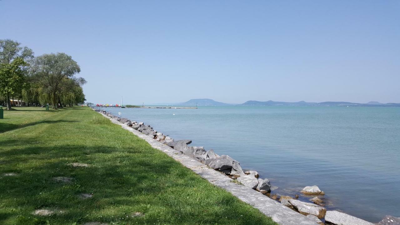Lelle Resort Cb34 Balatonlelle Eksteriør billede