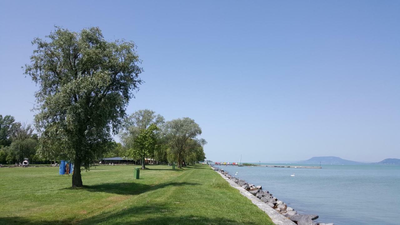 Lelle Resort Cb34 Balatonlelle Eksteriør billede