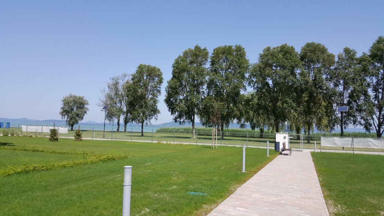 Lelle Resort Cb34 Balatonlelle Eksteriør billede